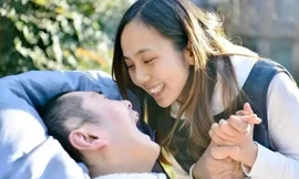 Cô gái bán nhà, chăm sóc bạn trai sống thực vật suốt 5 năm 