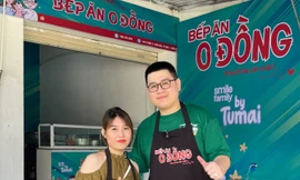 Vợ chồng TikToker mở bếp ăn 0 đồng phục vụ bệnh nhân nghèo