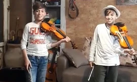 Anh em sinh đôi người Ý biểu diễn violin cực hay khi cách ly tại nhà