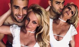 Britney Spears mừng sinh nhật bồ trẻ bằng loạt ảnh nóng bỏng