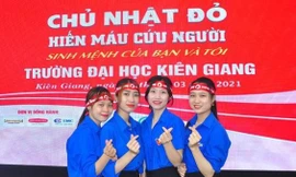 Sôi nổi Chủ nhật Đỏ lần thứ 13 tại trường ĐH Kiên Giang
