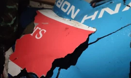 Tìm thấy nhiều mảnh vỡ của trực thăng rơi trên vịnh Hạ Long