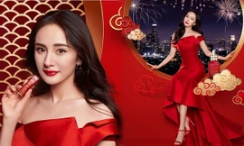 Dương Mịch son đỏ quá đỗi xinh đẹp yêu kiều đầu năm