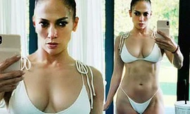 Jennifer Lopez mặc bikini căng đầy sức sống tuổi 50