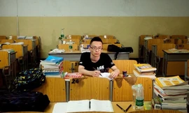 Học sinh Hồng Kông tuyệt vọng ở Vũ Hán vì kỳ thi đại học gần kề