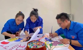 Bạn trẻ Hải Phòng chuẩn bị các món quà, lời chúc gửi đến các sĩ tử trước kỳ thi THPT Quốc gia năm 2021