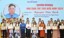 Tuyên dương các Thầy cô giáo Thái Nguyên tiêu biểu. 