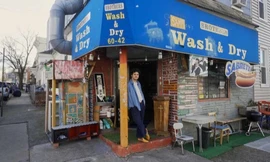 Chàng trai Mỹ chi 1.850 USD mỗi tháng để sống trong tiệm giặt là