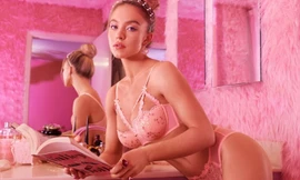 Ảnh nội y siêu gợi cảm của mỹ nhân 9x Sydney Sweeney
