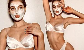  Elsa Hosk diện nội y tôn eo thon và ba vòng nóng bỏng