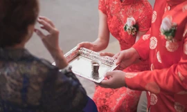 Dân mạng Trung Quốc bất ngờ vì cách cụ bà khuyên cháu gái chọn chồng