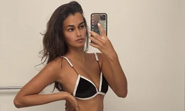 Chân dài xứ Samba Gizele Oliveira quyến rũ trong ảnh selfie