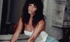 Cựu 'thiên thần nội y' 52 tuổi Helena Christensen ngày càng nóng bỏng