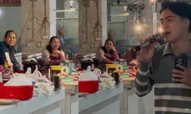 Clip chàng trai hát tặng các cô bán hàng ở chợ nhân ngày 8/3 gây sốt