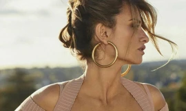 Tình cũ của Tom Cruise trẻ đẹp rực lửa tuổi U50