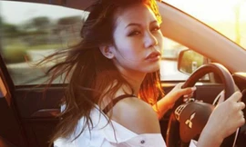 Bí mật của cô gái 'thà khóc trên xe BMW'