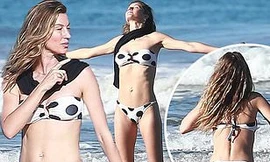 'Siêu mẫu triệu đô' Gisele Bundchen thả dáng tuyệt mỹ trên biển