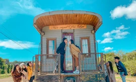 Nhóm bạn chụp bộ ảnh đẹp như phim ở Đà Lạt