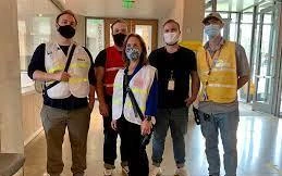 Bốn anh em ruột cùng mẹ tình nguyện làm việc ở tuyến đầu chống dịch 