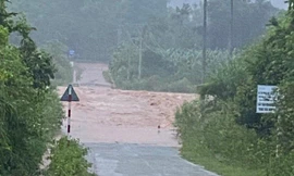 Mưa bão cuốn trôi cầu sắt, hơn 330 hộ dân ở Quảng Trị bị cô lập hoàn toàn