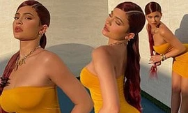 Kylie Jenner mặc váy bó sát 'nghẹt thở' tạo dáng bên biệt thự triệu đô