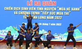 Sinh viên Lào, Campuchia tham gia chiến dịch tình nguyện tại Vĩnh Long