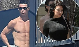 Ronaldo cởi trần tắm nắng khi tự cách ly tại nhà 