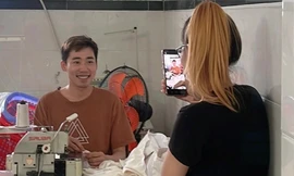 Nổi tiếng trên mạng xã hội, công nhân kiếm bao nhiêu tiền?