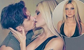 Cậu cả nhà Becks tung ảnh nồng cháy bên vợ sắp cưới