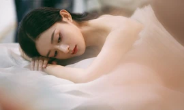 'Gái một con' Triệu Lệ Dĩnh đẹp như mỹ nữ trong tranh