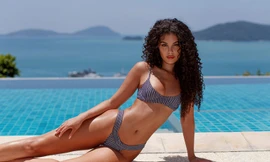 Mỹ nhân tóc xù Susie Viera thân hình 'nảy lửa' ở Phuket