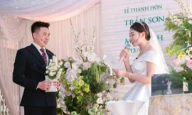 Lấy anh hàng xóm, cô dâu đọc lời thề nguyện khiến chú rể hết cười lại khóc