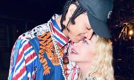Madonna đón sinh nhật tuổi 62 bên bạn trai 9x