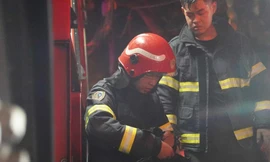 4 giờ chiến đấu với 'giặc lửa' giải cứu người dân vụ cháy chung cư 