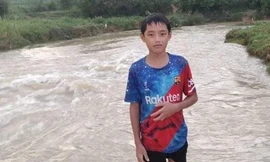 Nam sinh lớp 7 cứu bé gái bị nước cuốn trôi