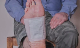 Thực hư công dụng 'thần kỳ' của miếng dán thải độc chân 