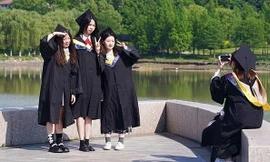 Người trẻ mới tốt nghiệp ở Trung Quốc ‘đỏ mắt’ tìm việc 