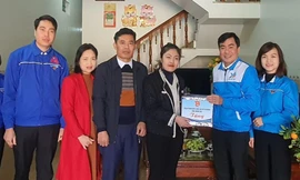 Hai nữ tân binh Thanh Hóa lên đường nhập ngũ