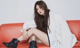 Song Hye Kyo gợi cảm bất ngờ với style tóc nâu môi trầm