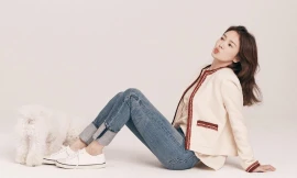 Song Hye Kyo U40 trẻ trung 'hack tuổi'