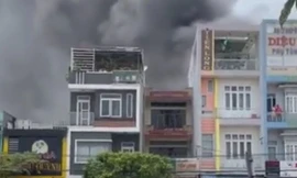 Cháy lớn giữa trưa ở Bình Định, hơn 30 chiến sĩ tới hiện trường dập lửa