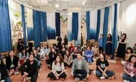 Người trẻ và giới văn phòng Trung Quốc đua nhau tập thiền 