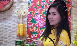 Giới trẻ TPHCM đến phim trường, quán cafe, xúng xính áo dài chụp ảnh đón xuân