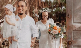 Nhóm bạn tự tay làm tiệc kỷ niệm ngày cưới cực chất trong rừng