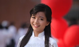 Gặp cô giáo 9x trong ngày khai giảng trường Ams