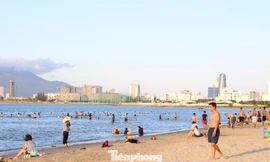 Sở Du lịch TP Đà Nẵng đang ra soát lượng khách du lịch “kẹt” lại Đà Nẵng do chỉ đạo thực hiện cách ly xã hội để phòng chống dịch bệnh COVID - 19 từ ngày hôm nay (28/7). Ảnh: Giang Thanh