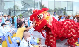 Trung thu sớm cho bệnh nhi ung thư Đà Nẵng