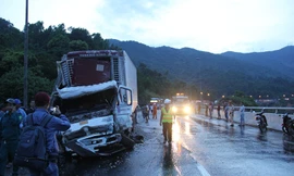 Tai nạn liên hoàn, hầm Hải Vân kẹt cứng nhiều giờ