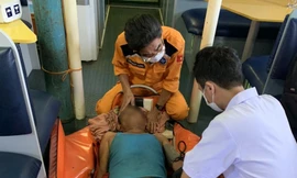 Trung tâm Phối hợp tìm kiếm cứu nạn hàng hải Việt Nam khu vực II (Danang MRCC) vừa cấp cứu thành công một thuyền viên tàu cá Quảng Nam đang đánh bắt trên vùng biển phía nam quần đảo Hoàng Sa
