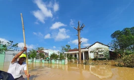 Bão số 9 vừa tan, người Đà Nẵng lại lo chạy lụt